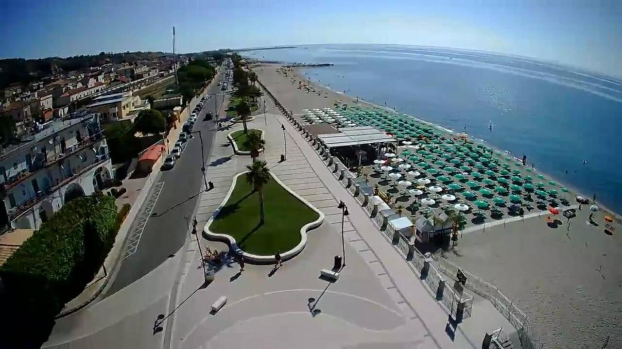 Hotel Mediterraneo Roccella Ionica Exterior photo