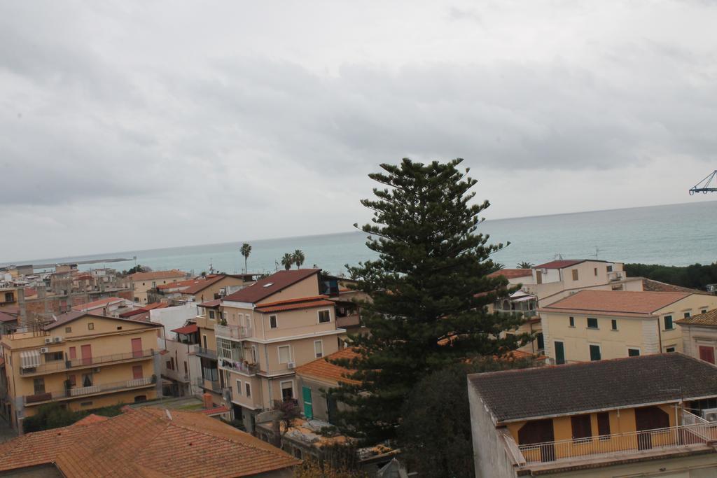 Hotel Mediterraneo Roccella Ionica Room photo