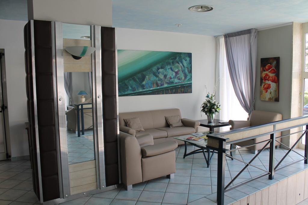 Hotel Mediterraneo Roccella Ionica Exterior photo