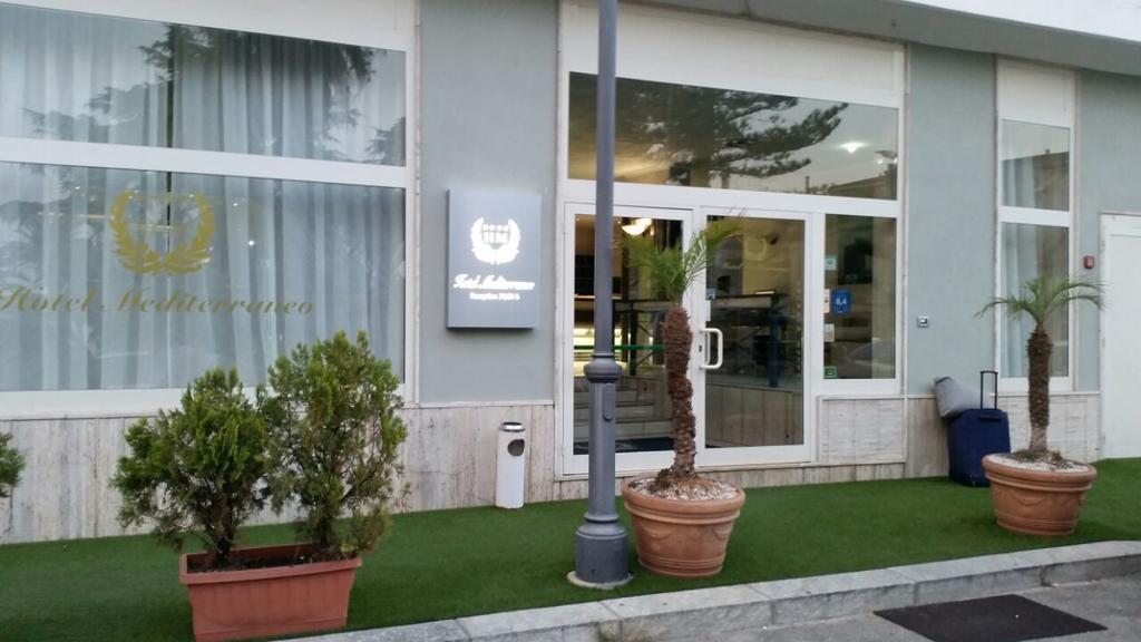 Hotel Mediterraneo Roccella Ionica Exterior photo