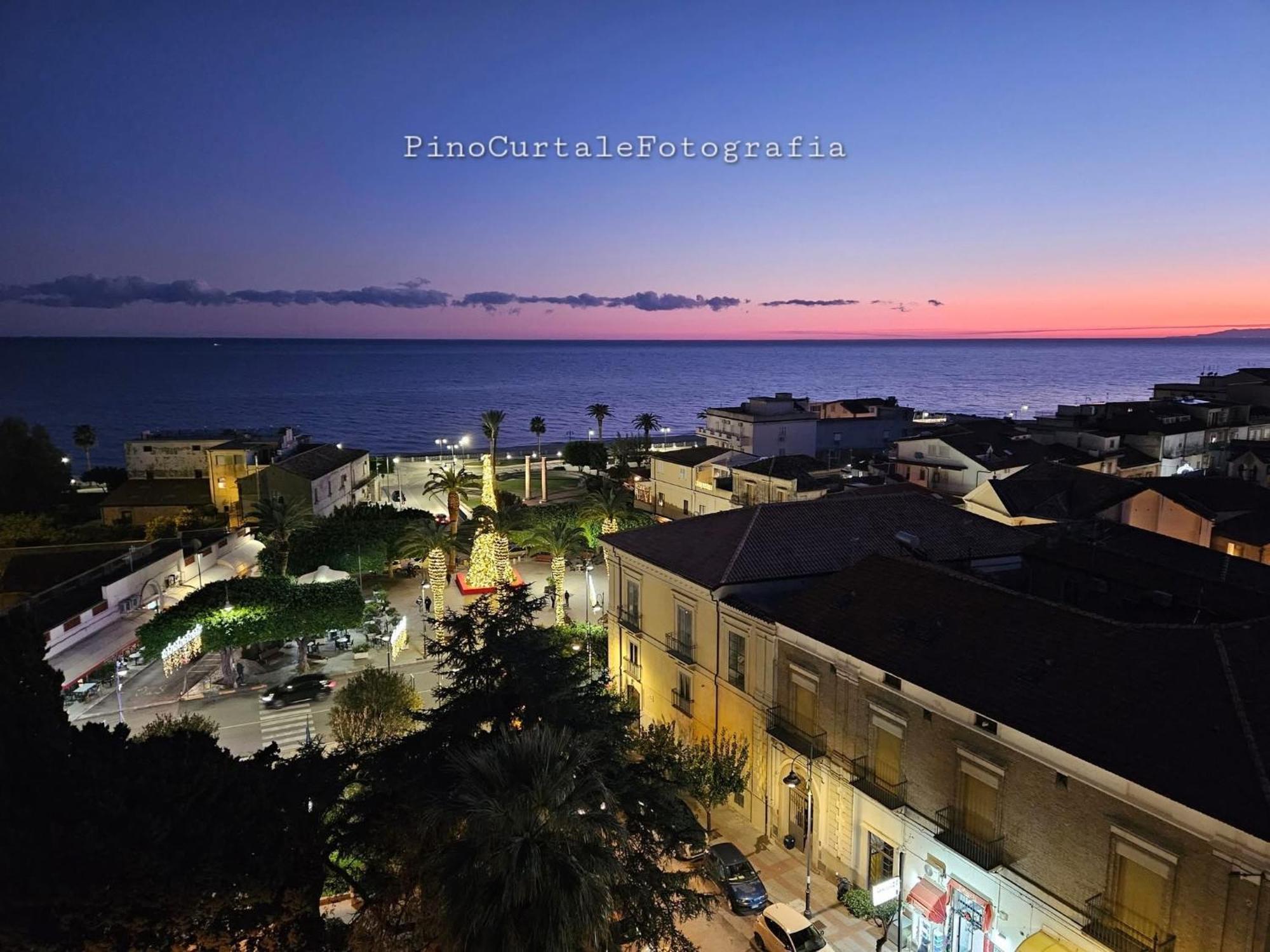 Hotel Mediterraneo Roccella Ionica Exterior photo