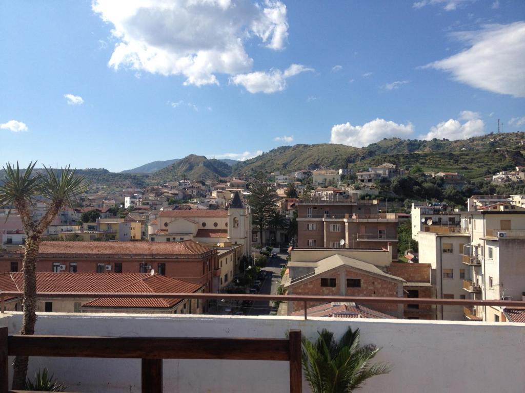 Hotel Mediterraneo Roccella Ionica Exterior photo
