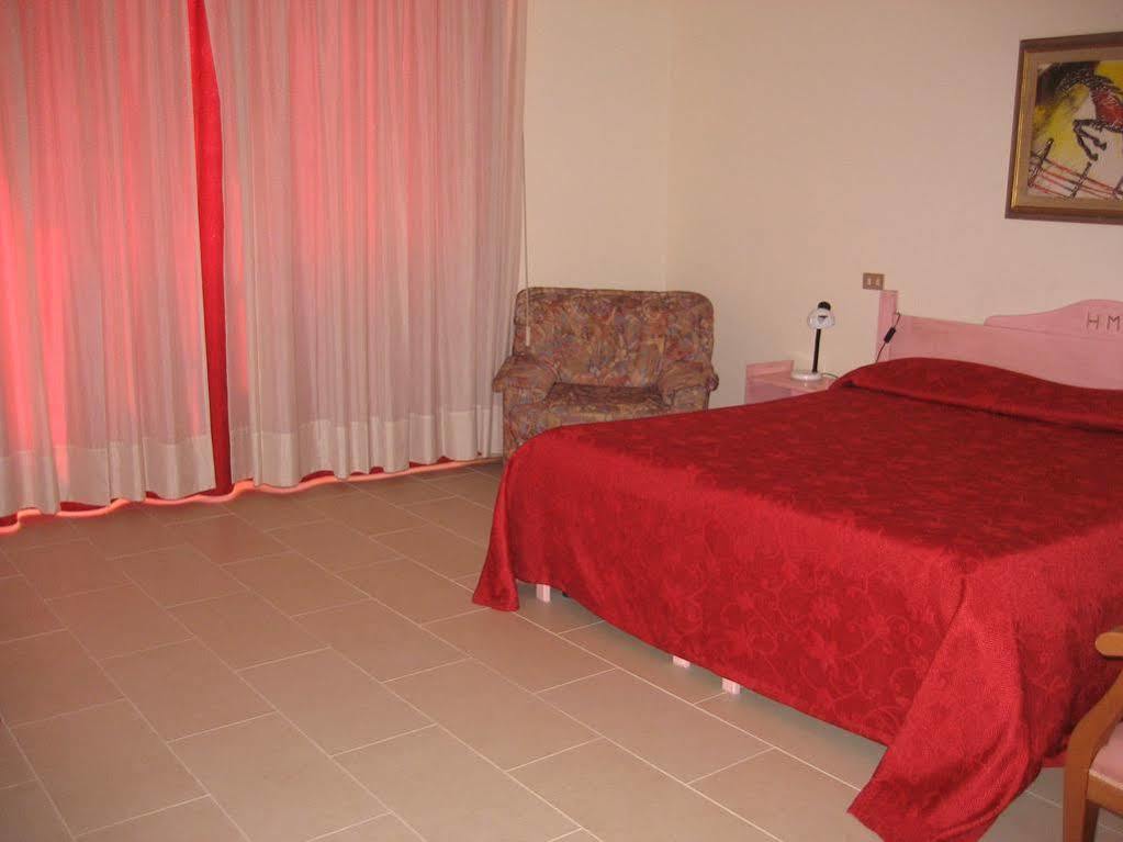 Hotel Mediterraneo Roccella Ionica Exterior photo